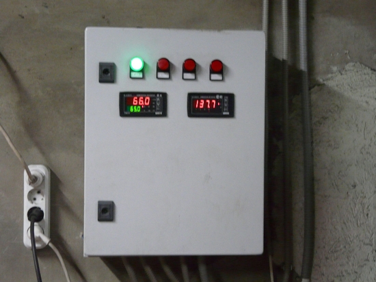 Параметры работы пиролизного котла на рабочем режиме: Установка 65,0С градусов, факт: 66,0С; Темпиратура отработанных газов на выходе в трубу 137,7С;